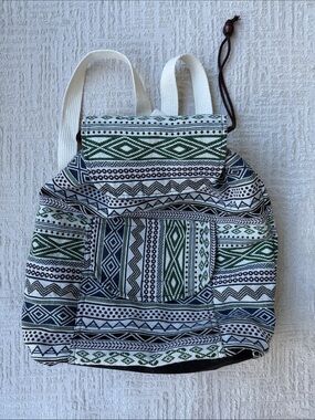 Tribal Pattern Drawstring Backpack in Green & Black